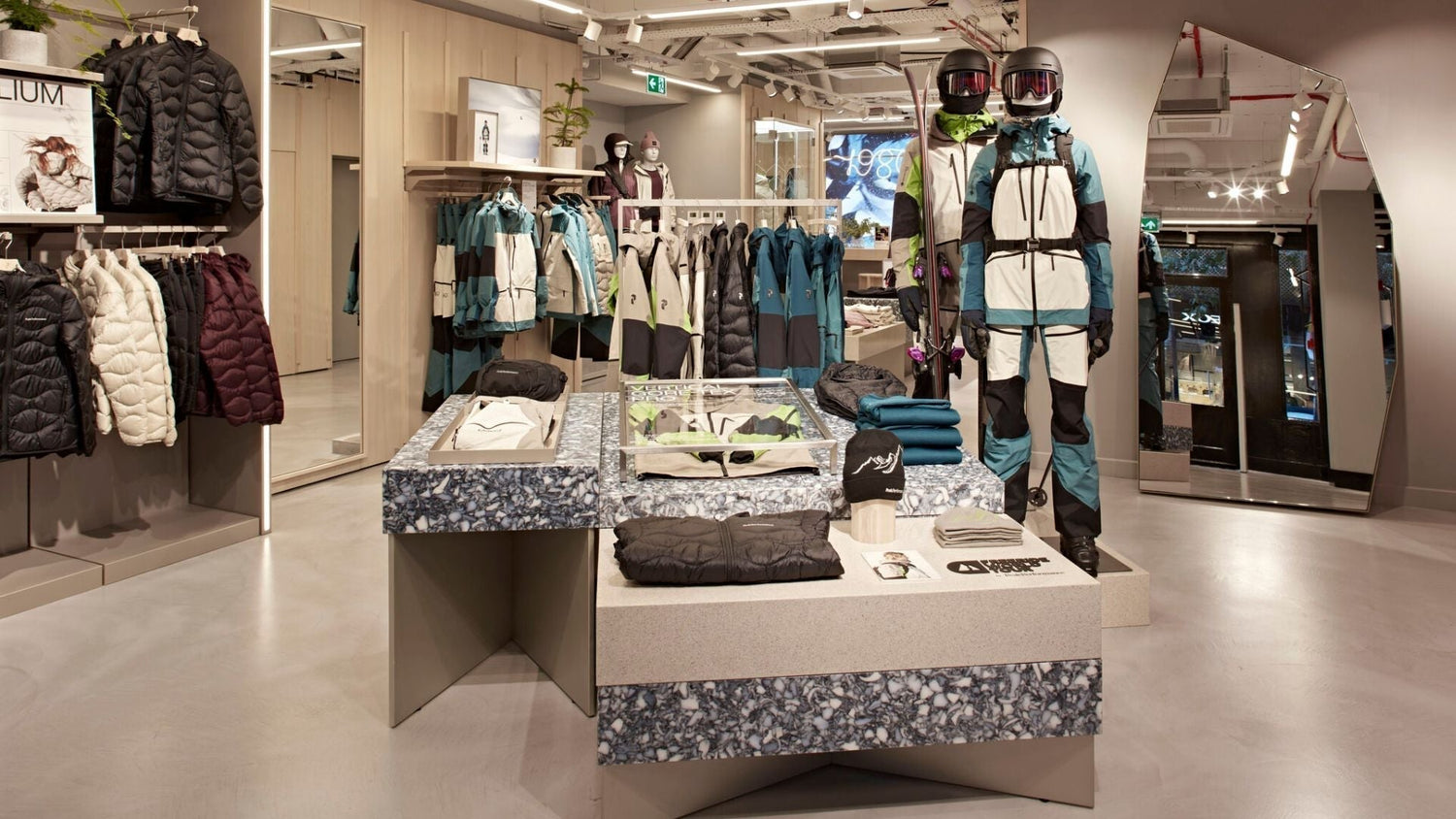 Elevated Woodio® design rooted in nature at Peak Performance Covent Garden